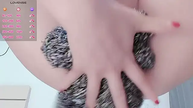 Snapshot of Lucky-xiuxiu chatting on October 31, 4:44 pm Lucky-xiuxiu online show from October 31, 4:44 pm