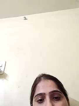 shreya1765 online show from February 4, 3:04 pm