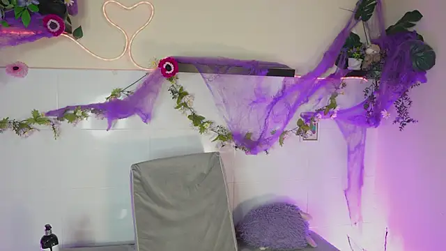 bri cullen online show from October 22, 2:11 pm