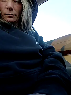 RaBbiTt530 online show from April 20, 2:20 pm