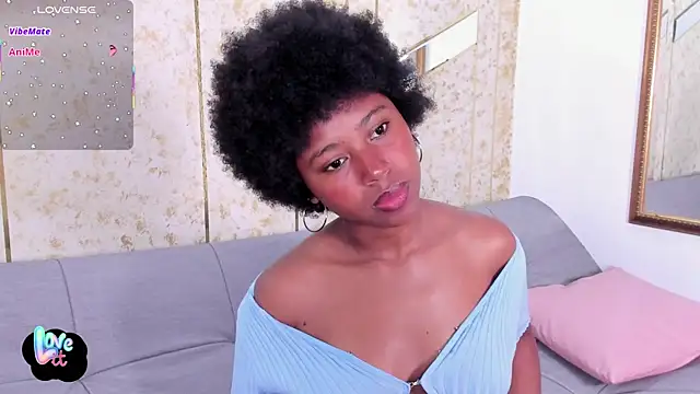 Snapshot of violeta_ruiz_ chatting on September 25, 3:49 am violeta ruiz  online show from September 25, 3:49 am