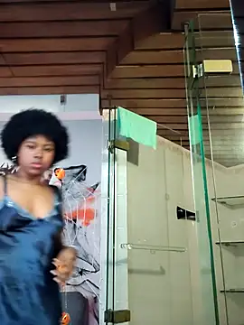 Snapshot of violeta_ruiz_ chatting on October 23, 10:27 pm violeta ruiz  online show from October 23, 10:27 pm