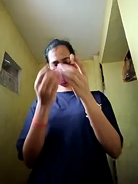 Snapshot of Pooja_cut chatting on October 31, 2:13 am Pooja cut online show from October 31, 2:13 am