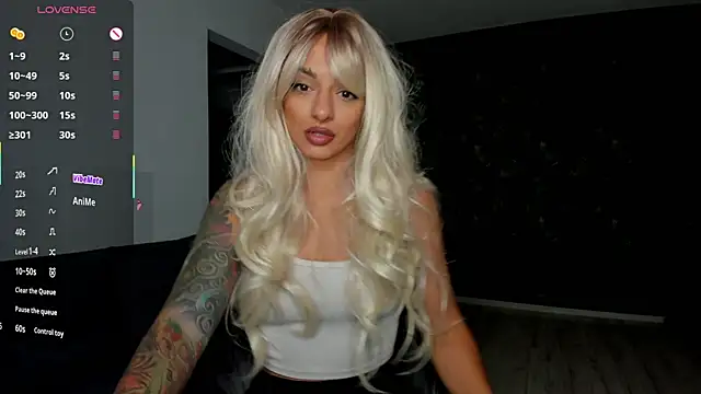 Snapshot of NNNoire chatting on September 25, 8:02 am NNNoire online show from September 25, 8:02 am