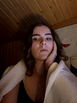 Snapshot of mewKate chatting on October 5, 7:30 pm mewKate online show from October 5, 7:30 pm