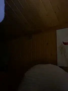 mewKate online show from March 15, 10:01 pm