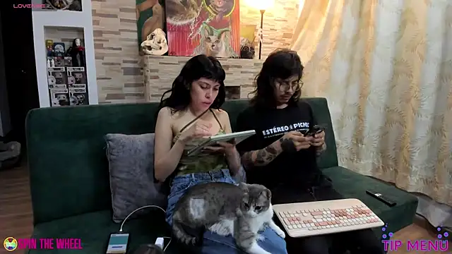 Snapshot of shamelesss_ chatting on October 22, 1:10 am shamelesss  online show from October 22, 1:10 am