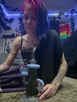 trashbrat online show from March 27, 8:59 am