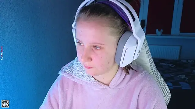 mon lola online show from October 16, 3:25 pm