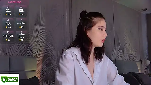 Snapshot of Emma_plux chatting on October 28, 8:09 am Emma plux online show from October 28, 8:09 am