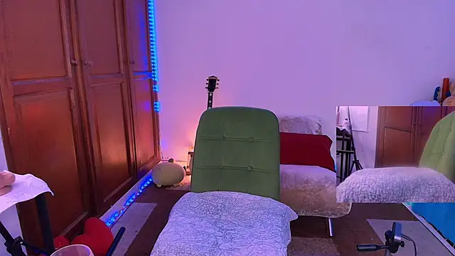 Snapshot of antonelawow chatting on October 2, 11:10 pm antonelawow online show from October 2, 11:10 pm