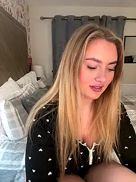 lucyRose xoxox online show from October 31, 8:35 pm