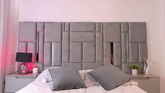 Snapshot of Karla_Hudsson chatting on October 1, 2:11 pm Karla Hudsson online show from October 1, 2:11 pm