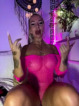 Snapshot of CheekyChels chatting on October 13, 10:34 pm CheekyChels online show from October 13, 10:34 pm