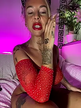 Snapshot of CheekyChels chatting on September 22, 12:53 am CheekyChels online show from September 22, 12:53 am