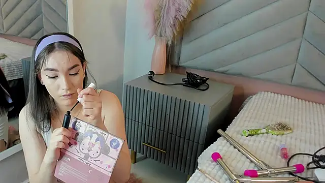 chelsea bolton  online show from December 20, 1:15 pm