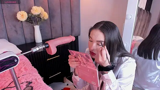 chelsea bolton  online show from October 22, 1:05 pm