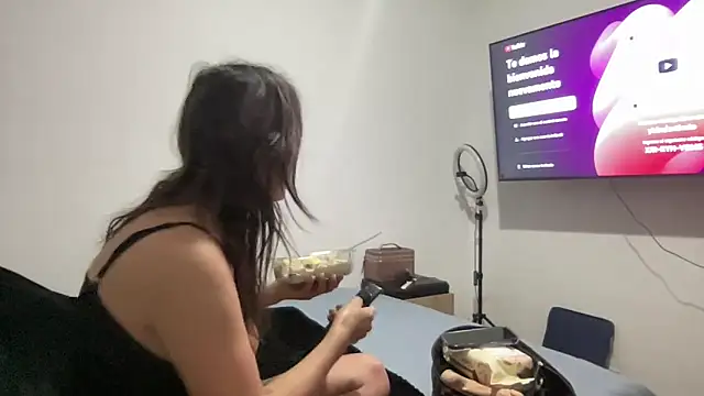 LunaBeya online show from February 5, 12:41 pm