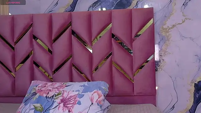 hotiergirl online show from February 2, 12:04 pm