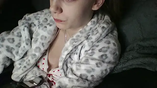 VioletxBlue online show from January 13, 9:30 pm