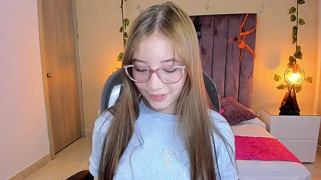 Dahlia Rousse online show from October 14, 9:39 pm