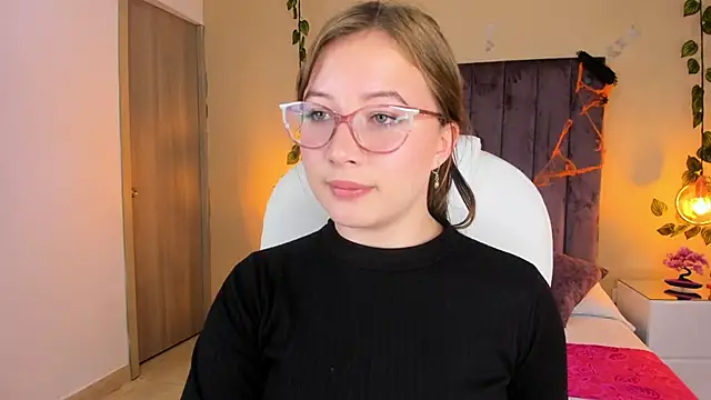 Dahlia Rousse online show from October 3, 11:21 pm