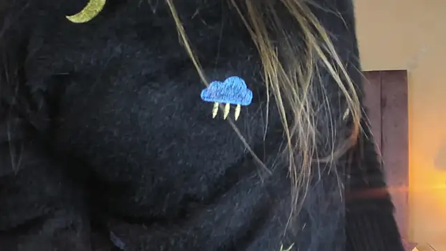 Dahlia Rousse online show from December 18, 8:41 am