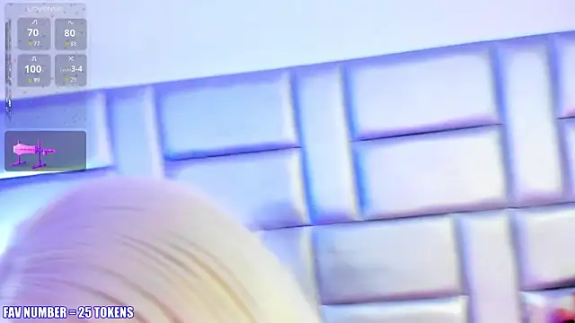 LovelyNickii online show from November 27, 3:48 pm