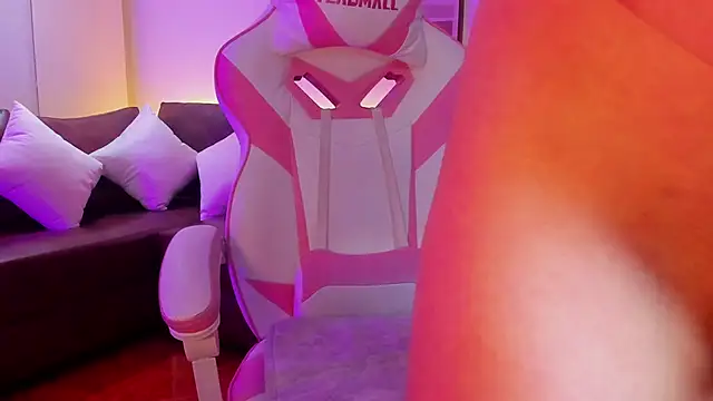 Snapshot of NoaLuxury chatting on September 21, 3:16 am NoaLuxury online show from September 21, 3:16 am