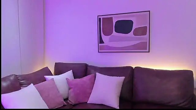 Snapshot of NoaLuxury chatting on October 23, 12:05 am NoaLuxury online show from October 23, 12:05 am