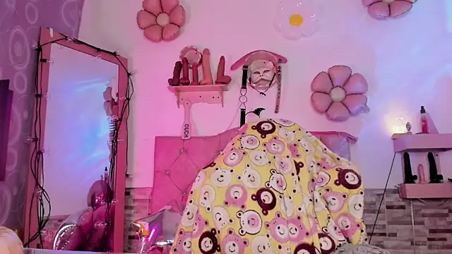 Snapshot of amyswallow7 chatting on September 20, 3:27 am amyswallow7 online show from September 20, 3:27 am