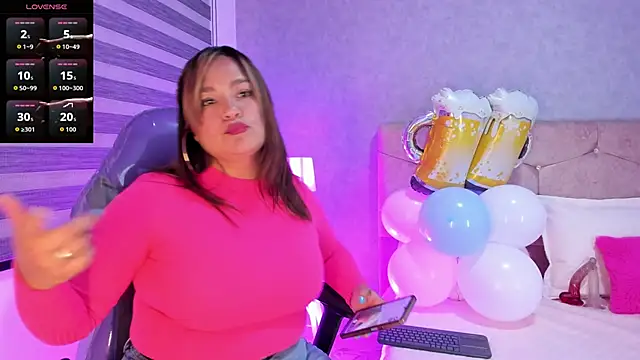 Snapshot of Elise-Leyton chatting on October 3, 8:03 pm Elise-Leyton online show from October 3, 8:03 pm