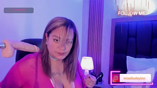 Snapshot of Elise-Leyton chatting on September 16, 2:47 pm Elise-Leyton online show from September 16, 2:47 pm