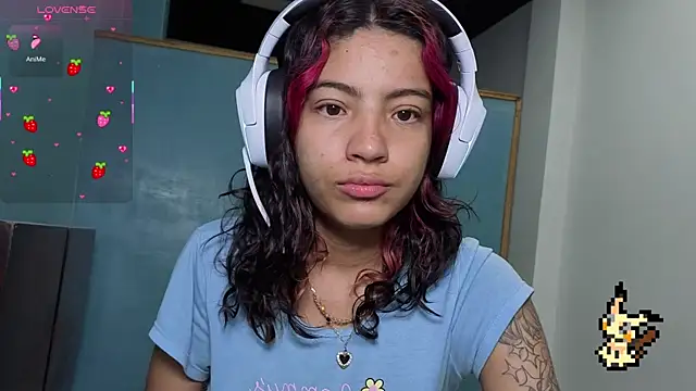 Snapshot of Lovelyamyy chatting on October 9, 8:51 am Lovelyamyy online show from October 9, 8:51 am