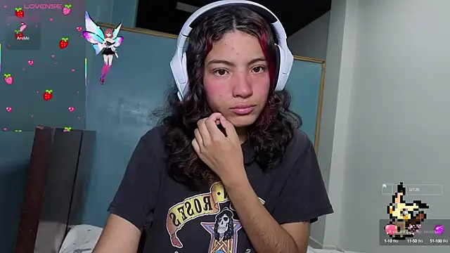 Snapshot of Lovelyamyy chatting on October 12, 8:11 pm Lovelyamyy online show from October 12, 8:11 pm