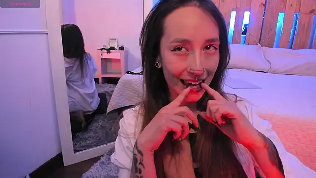 Snapshot of coral_jonesss chatting on September 29, 2:44 pm coral jonesss online show from September 29, 2:44 pm