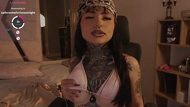 CleeoAdams  online show from November 15, 5:08 am