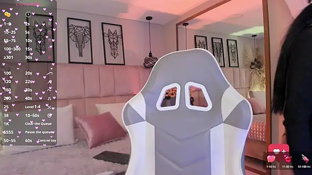 Sara  collins   online show from September 23, 12:36 pm