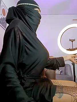 Snapshot of azahara_faraah chatting on October 24, 6:26 pm azahara faraah online show from October 24, 6:26 pm