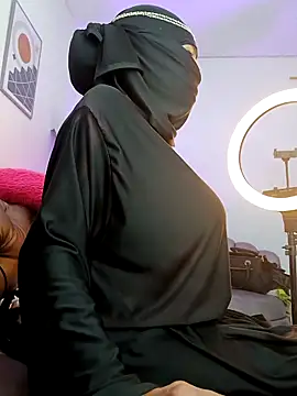 Snapshot of azahara_faraah chatting on October 26, 6:58 pm azahara faraah online show from October 26, 6:58 pm