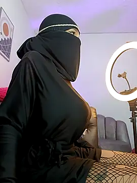 Snapshot of azahara_faraah chatting on October 21, 8:24 pm azahara faraah online show from October 21, 8:24 pm