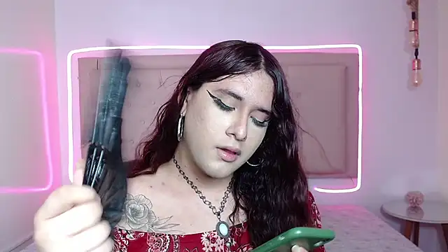 Snapshot of kathepickmanx chatting on October 26, 4:19 am kathepickmanx online show from October 26, 4:19 am