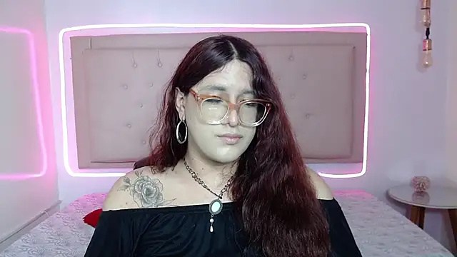 Snapshot of kathepickmanx chatting on October 29, 3:33 am kathepickmanx online show from October 29, 3:33 am