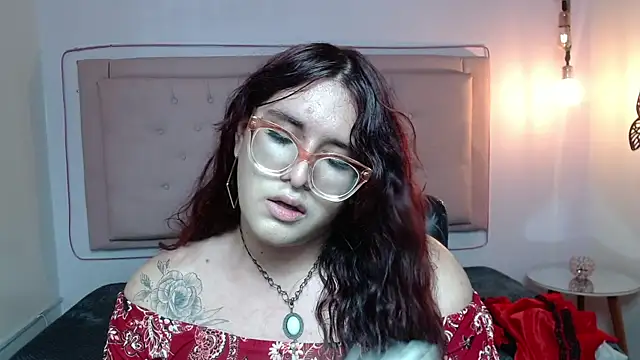 Snapshot of kathepickmanx chatting on September 18, 3:38 am kathepickmanx online show from September 18, 3:38 am