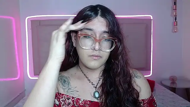 Snapshot of kathepickmanx chatting on October 19, 4:47 am kathepickmanx online show from October 19, 4:47 am