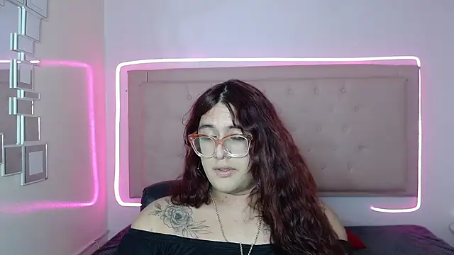 Snapshot of kathepickmanx chatting on October 15, 3:53 am kathepickmanx online show from October 15, 3:53 am