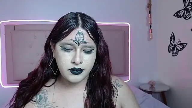 Snapshot of kathepickmanx chatting on November 1, 4:05 am kathepickmanx online show from November 1, 4:05 am