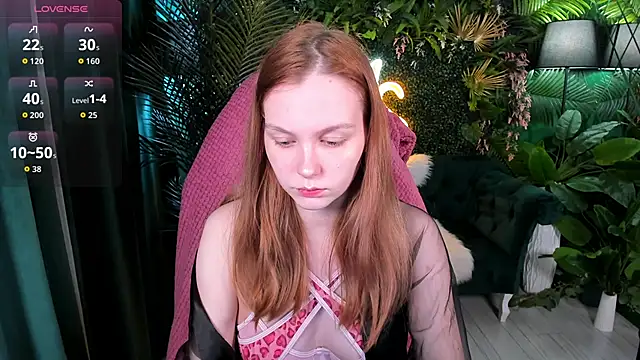 Molly Pink  online show from October 6, 2:01 pm