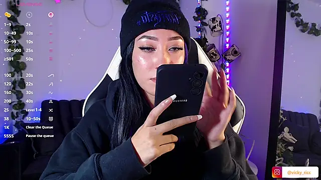 victoria ricci a online show from September 19, 4:50 pm