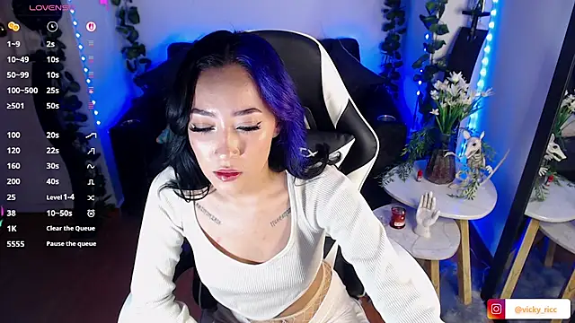 victoria ricci a online show from September 24, 6:18 pm